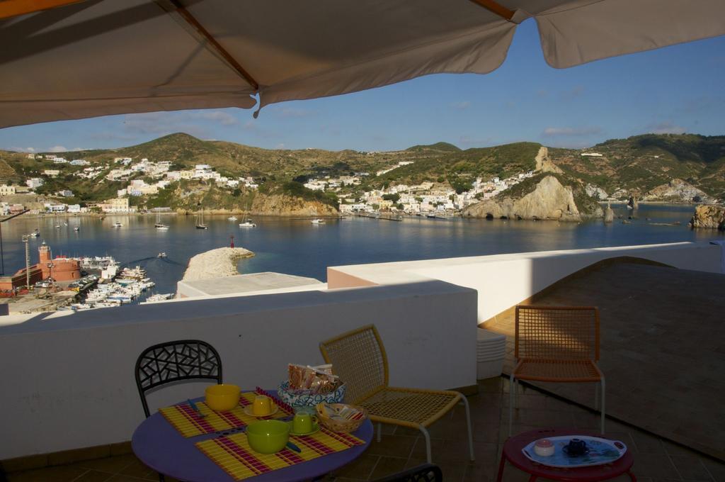 B&B La Terrazza Sul Porto Ponza Exterior foto